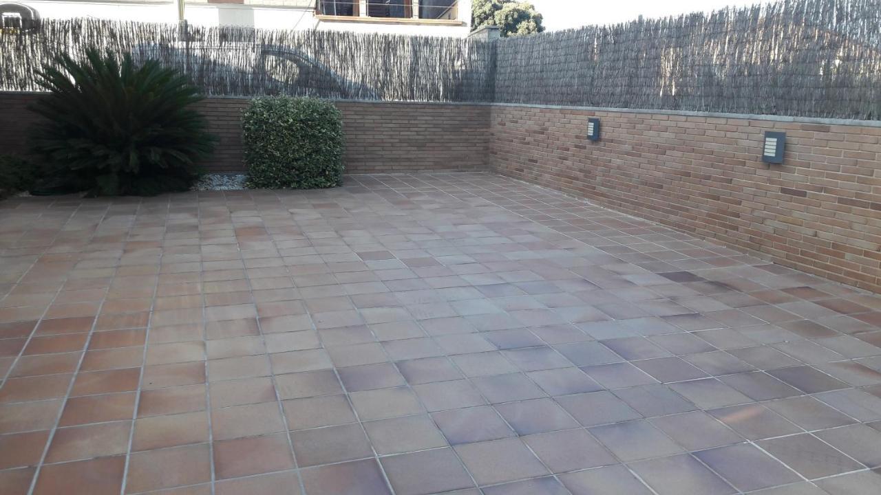 Washingtonia Villa Near Sitges Canyelles (Catalonia) Exterior foto